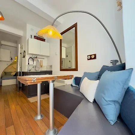 Le Petit Bateau - Vieil Apartment *